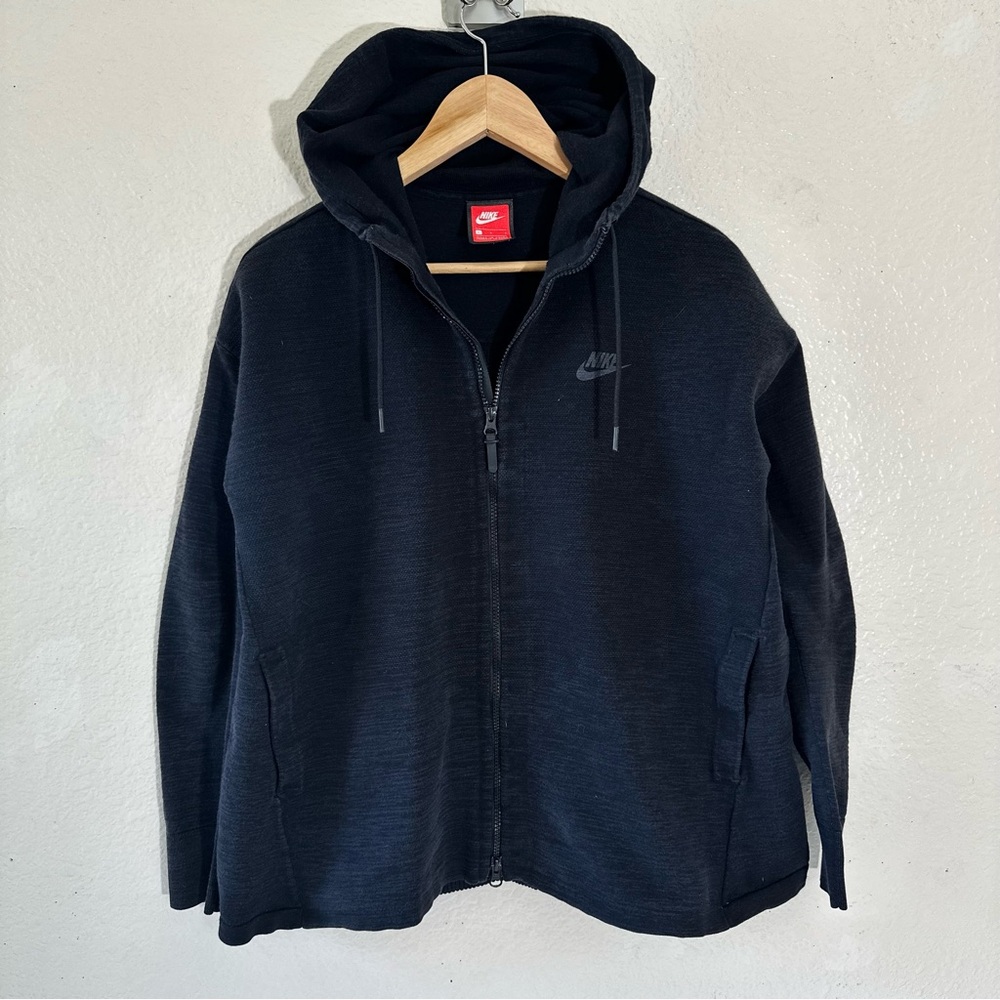 Nike Men's Black Hoodie‎ Sweater